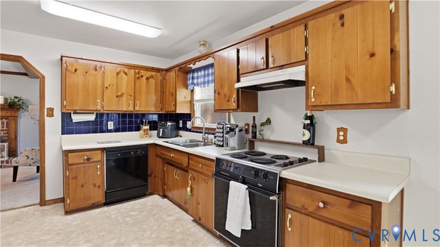 10501 Surry Rd, Chester, VA 23831