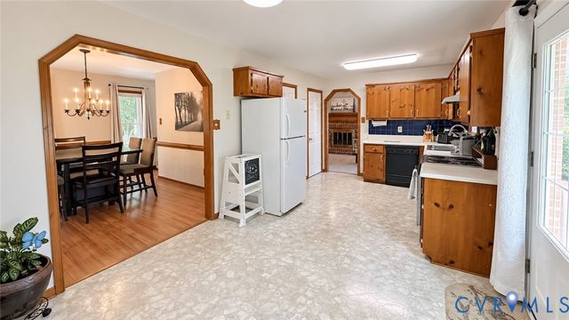 10501 Surry Rd, Chester, VA 23831