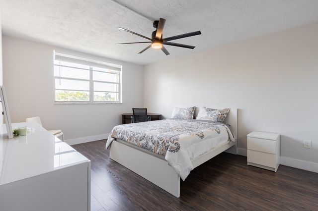 7000 NW 17th Street 419, Plantation, FL 33313
