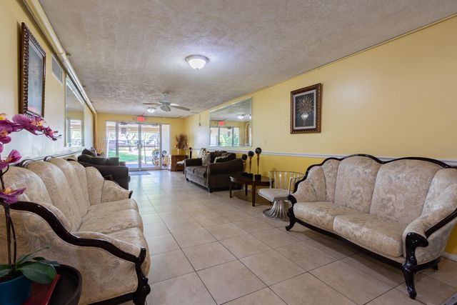 7000 NW 17th Street 419, Plantation, FL 33313