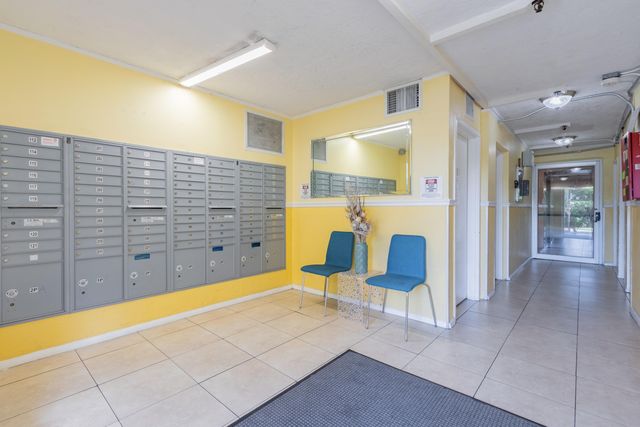 7000 NW 17th Street 419, Plantation, FL 33313
