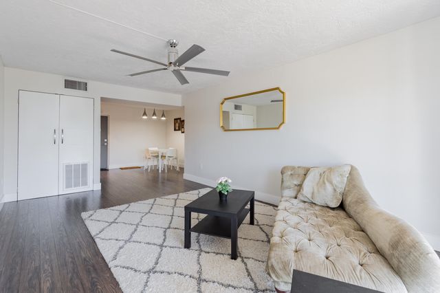 7000 NW 17th Street 419, Plantation, FL 33313