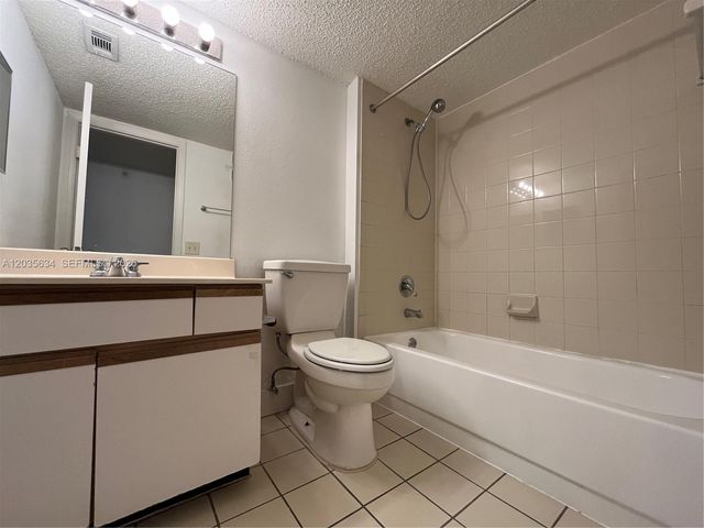4035 W Mcnab Road F203, Pompano Beach, FL 33069