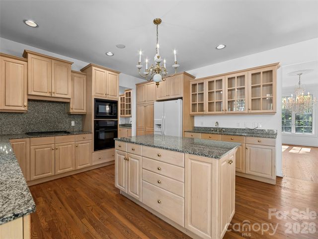 3 Fir Tree Lane, Asheville, NC 28803
