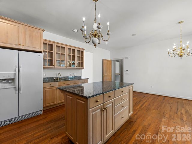 3 Fir Tree Lane, Asheville, NC 28803