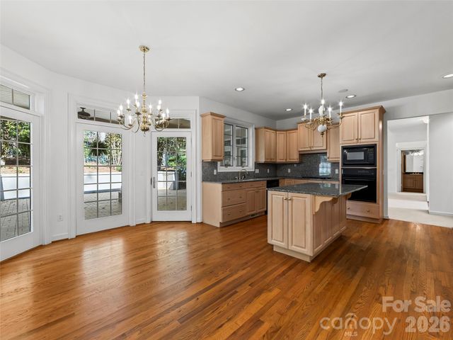 3 Fir Tree Lane, Asheville, NC 28803