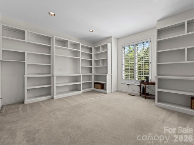 3 Fir Tree Lane, Asheville, NC 28803