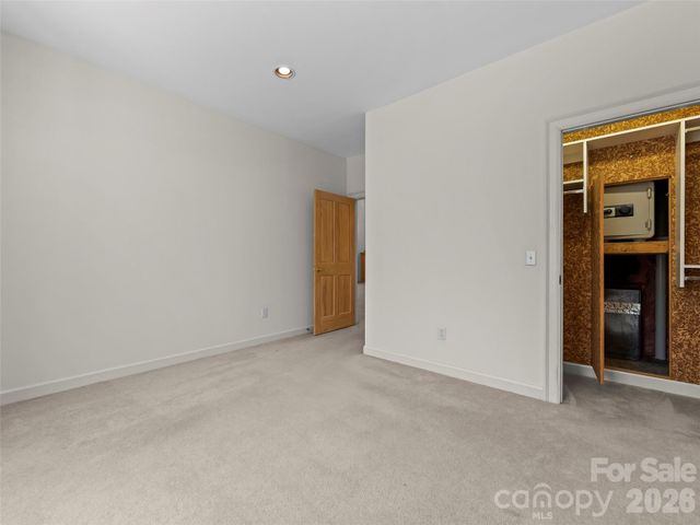3 Fir Tree Lane, Asheville, NC 28803