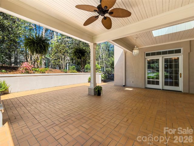 3 Fir Tree Lane, Asheville, NC 28803