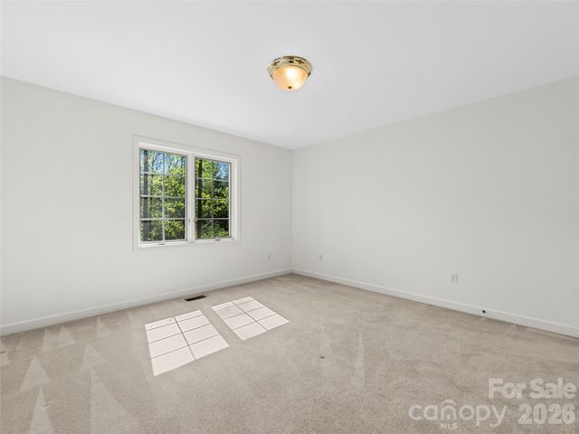 3 Fir Tree Lane, Asheville, NC 28803