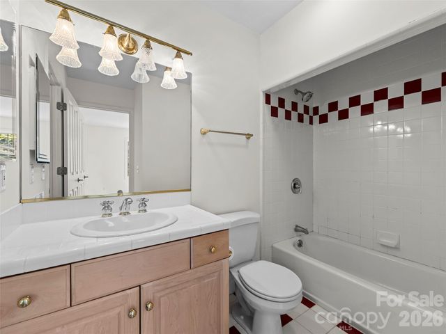 3 Fir Tree Lane, Asheville, NC 28803