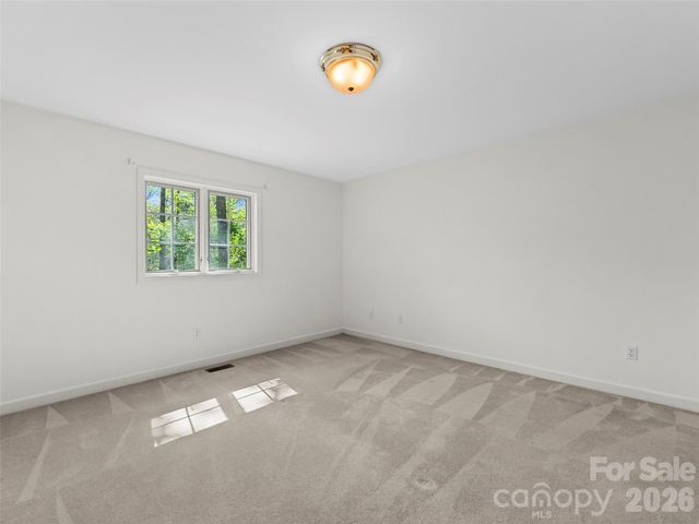 3 Fir Tree Lane, Asheville, NC 28803