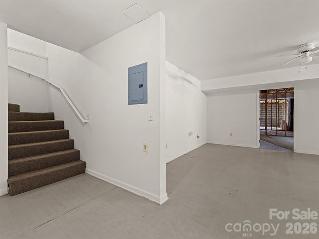 3 Fir Tree Lane, Asheville, NC 28803