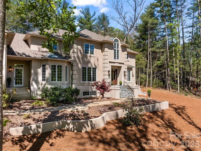 3 Fir Tree Lane, Asheville, NC 28803