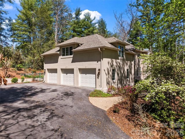 3 Fir Tree Lane, Asheville, NC 28803