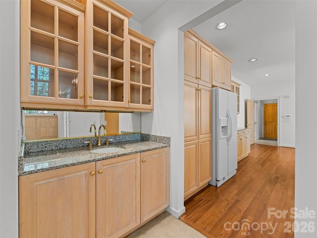 3 Fir Tree Lane, Asheville, NC 28803