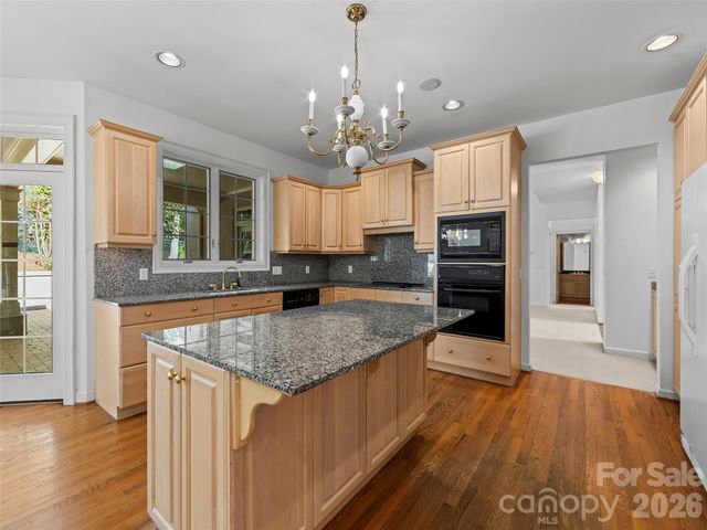 3 Fir Tree Lane, Asheville, NC 28803