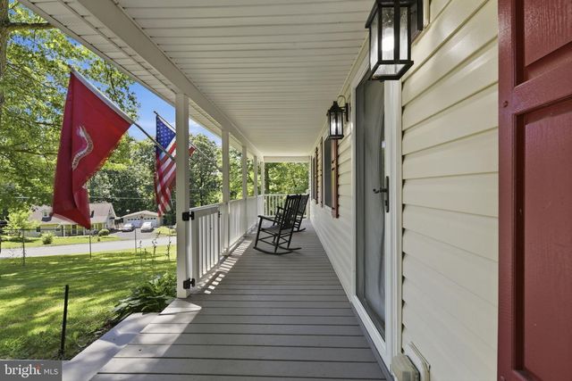300 OAKBROOK DR, Felton, PA 17322