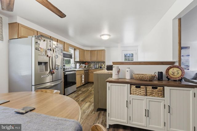 300 OAKBROOK DR, Felton, PA 17322