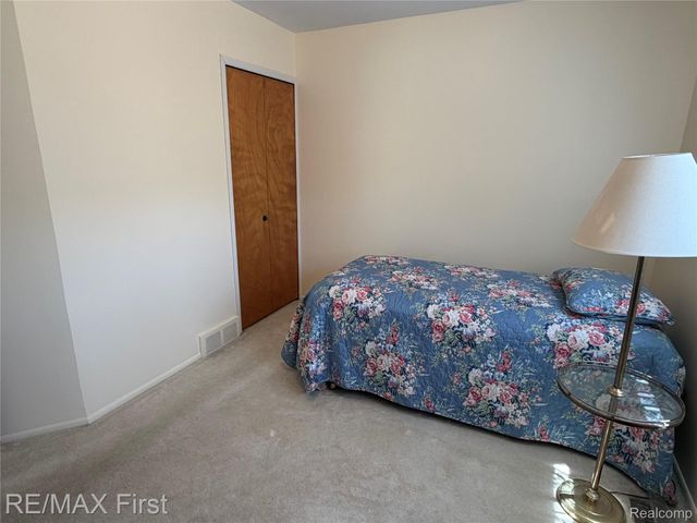 25886 Masch Avenue, Warren, MI 48091