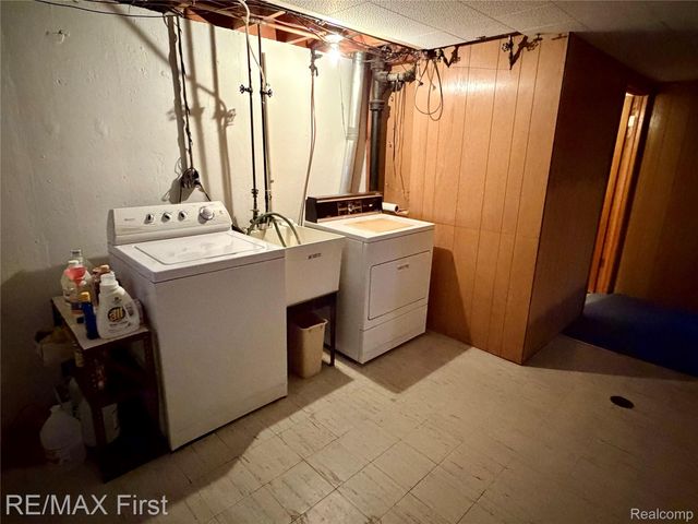 25886 Masch Avenue, Warren, MI 48091