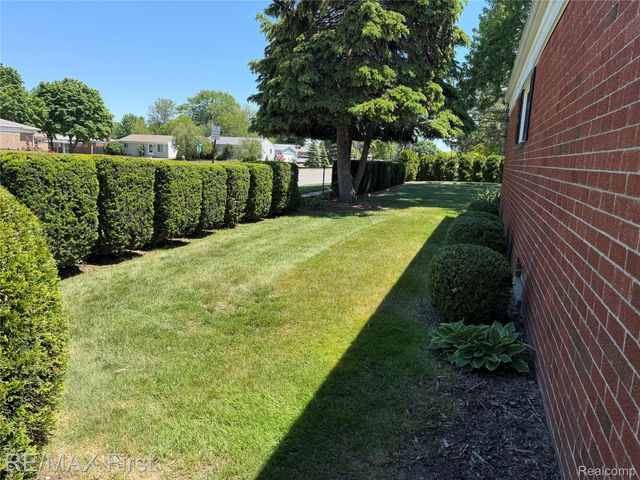 25886 Masch Avenue, Warren, MI 48091