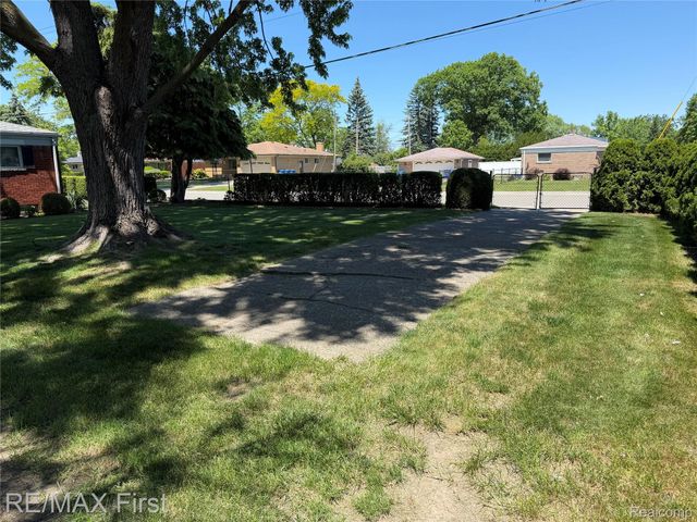 25886 Masch Avenue, Warren, MI 48091