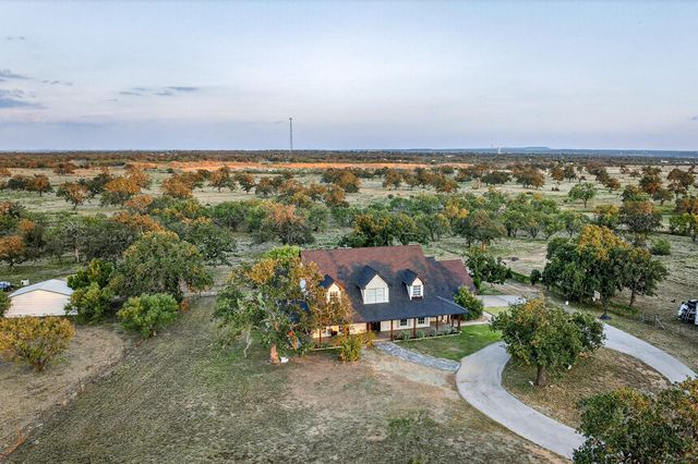 435 Oxbow TRL, Marble Falls, TX 78654