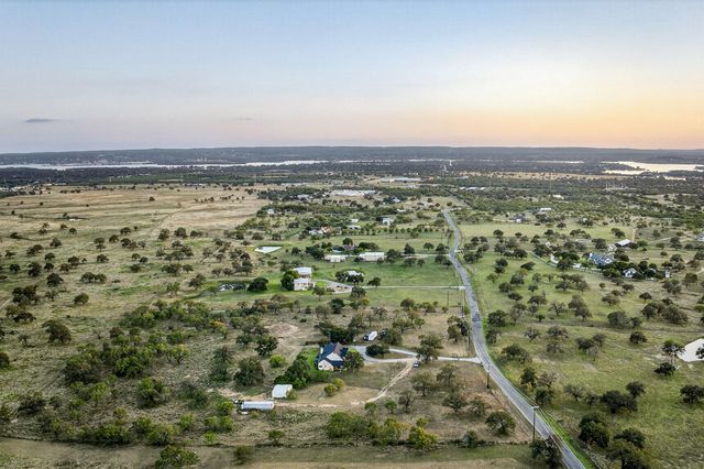 435 Oxbow TRL, Marble Falls, TX 78654