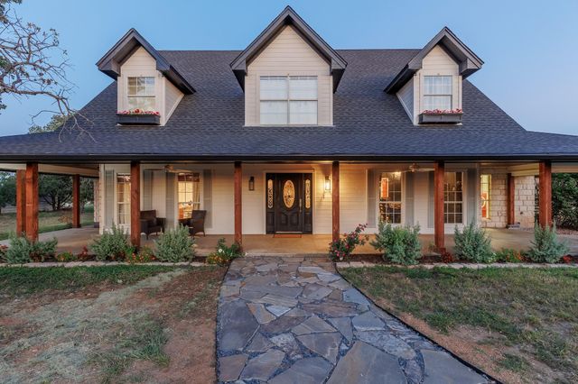 435 Oxbow TRL, Marble Falls, TX 78654