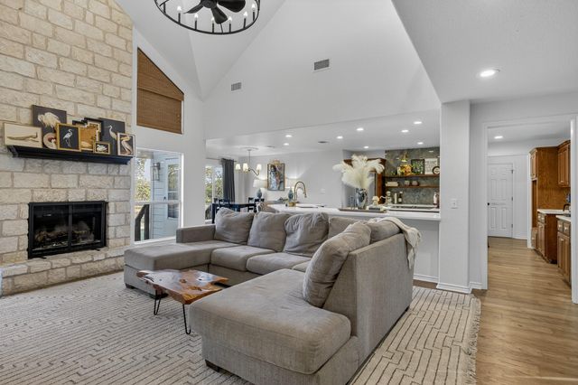 435 Oxbow TRL, Marble Falls, TX 78654