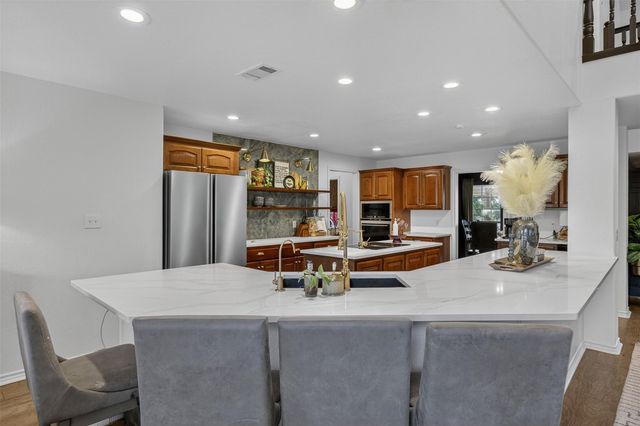 435 Oxbow TRL, Marble Falls, TX 78654
