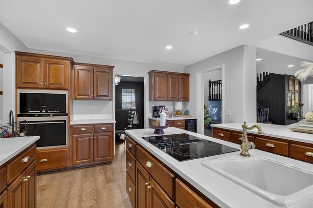 435 Oxbow TRL, Marble Falls, TX 78654