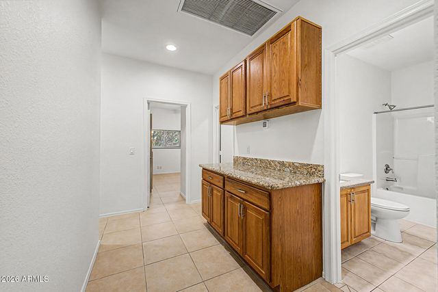 2073 E HAWKEN Way, Chandler, AZ 85286