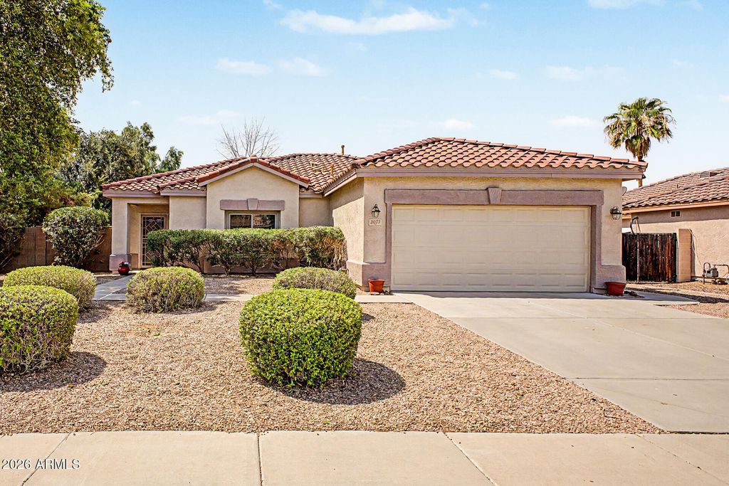 2073 E HAWKEN Way, Chandler, AZ 85286