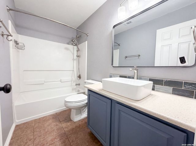 5002 WHISPER CV, Schertz, TX 78108