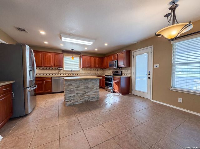 5002 WHISPER CV, Schertz, TX 78108