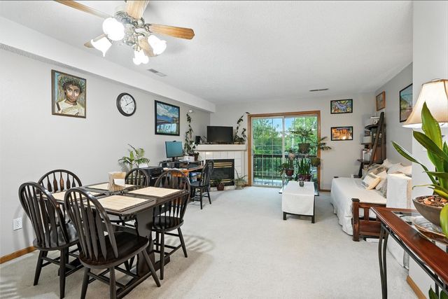 414 West Side Drive, Iowa City, IA 52246