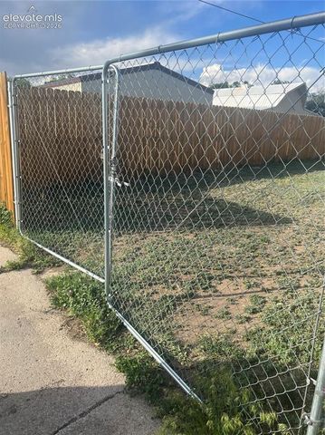 1049 Cambridge Avenue, Colorado Springs, CO 80906