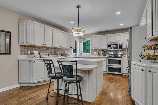 24491 Forest Drive, South Lyon, MI 48178