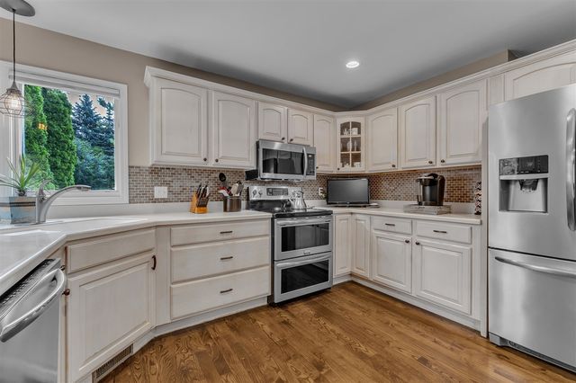 24491 Forest Drive, South Lyon, MI 48178