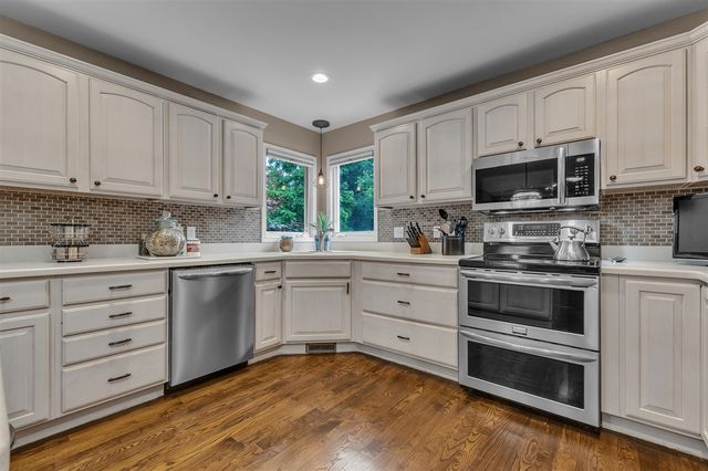 24491 Forest Drive, South Lyon, MI 48178