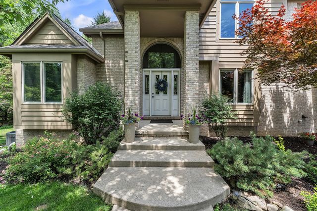 24491 Forest Drive, South Lyon, MI 48178