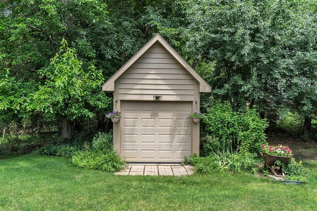 24491 Forest Drive, South Lyon, MI 48178