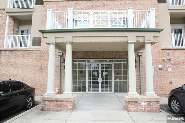 2403 Windsor Park Court 403, Englewood, NJ 07631