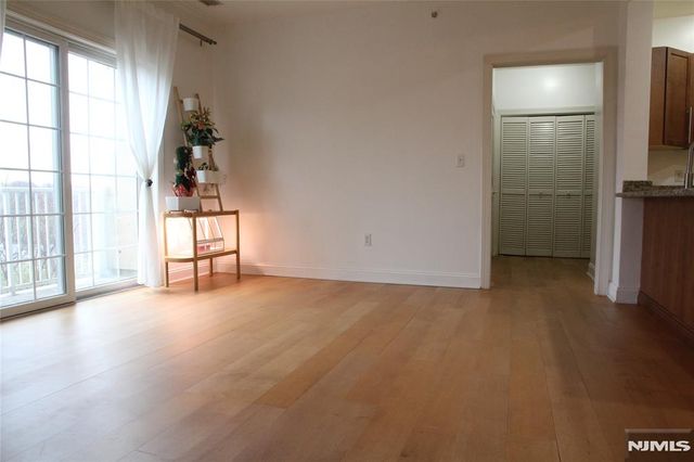 2403 Windsor Park Court 403, Englewood, NJ 07631