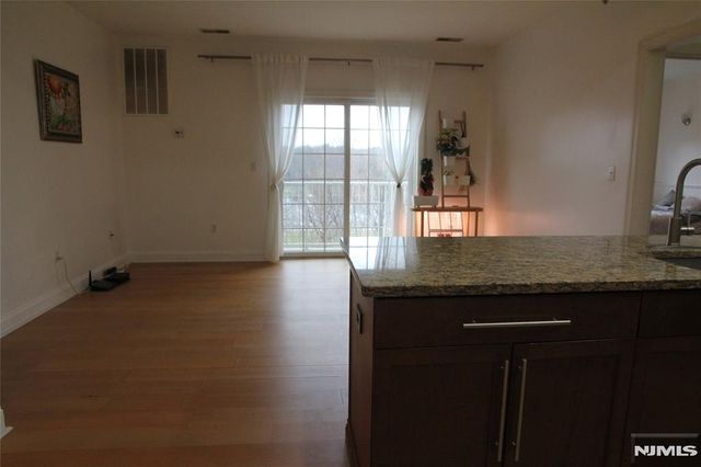 2403 Windsor Park Court 403, Englewood, NJ 07631