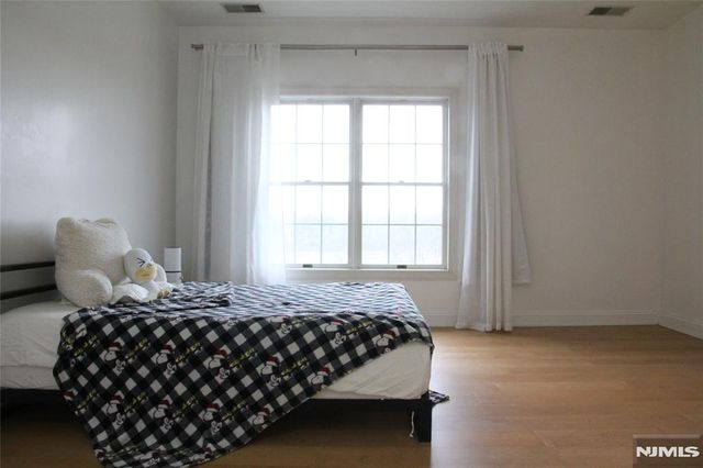 2403 Windsor Park Court 403, Englewood, NJ 07631