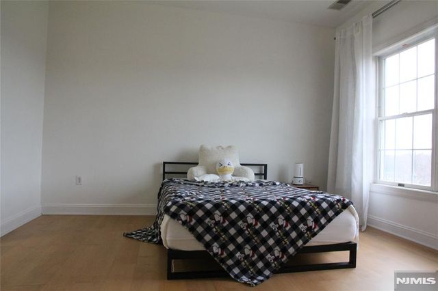 2403 Windsor Park Court 403, Englewood, NJ 07631