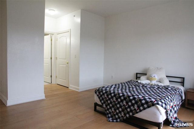 2403 Windsor Park Court 403, Englewood, NJ 07631